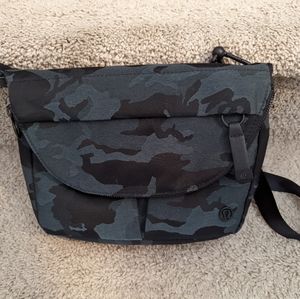 Lululemon festival bag